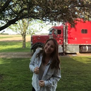 Meet your Posher, Megan